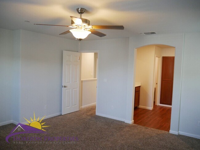 Building Photo - Modern Two-Story 4 Bed 2.5 Bath 1,807 sqft...
