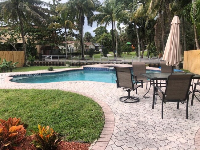 Building Photo - 1773 SW 28th Way