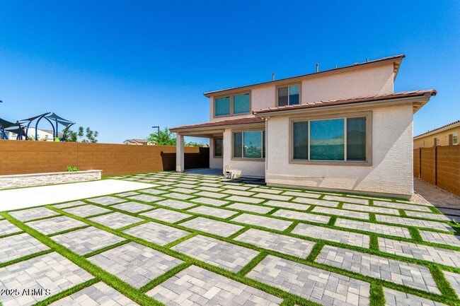 Building Photo - 8773 W Medlock Dr