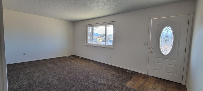 Building Photo - 720 Yarbrough St