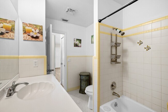 Building Photo - 7907 Sebastian Rd