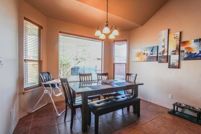 Building Photo - Plenty of space with this 4 Bedroom, 2 Bat...