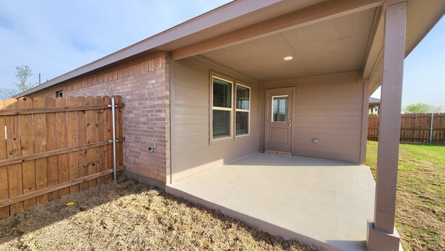 Building Photo - 16429 Severn Ln