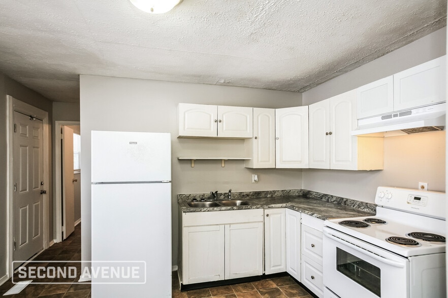 Building Photo - 8426 E 36th Pl