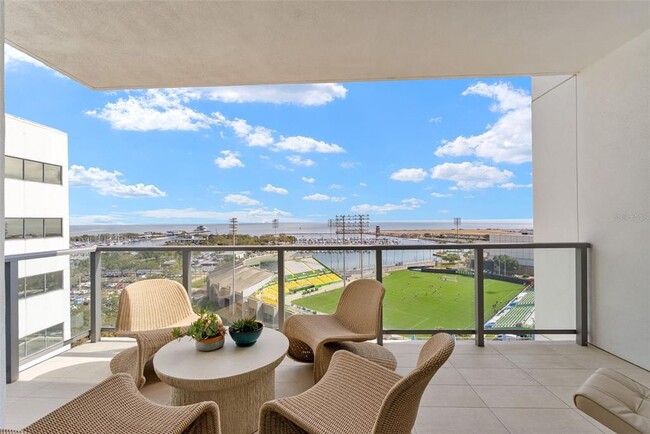 Building Photo - 301 1st St S