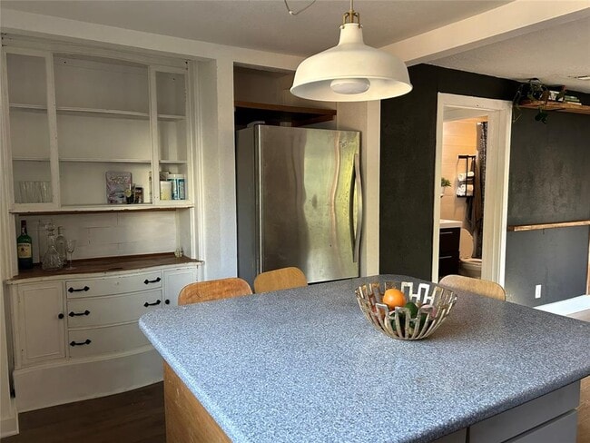 Building Photo - 613 Brentwood St