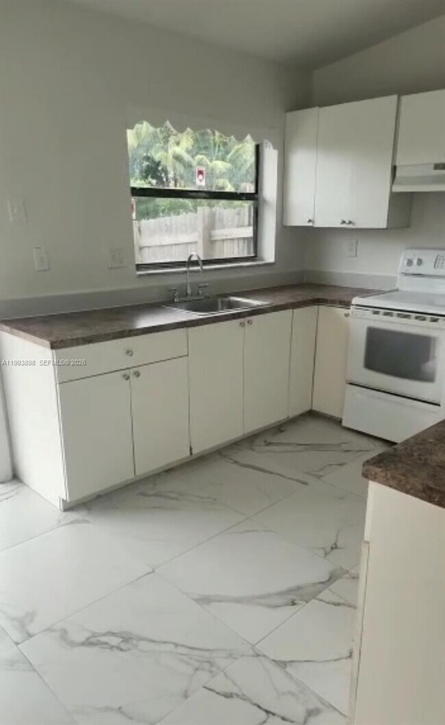 Building Photo - 13949 SW 281st Terrace