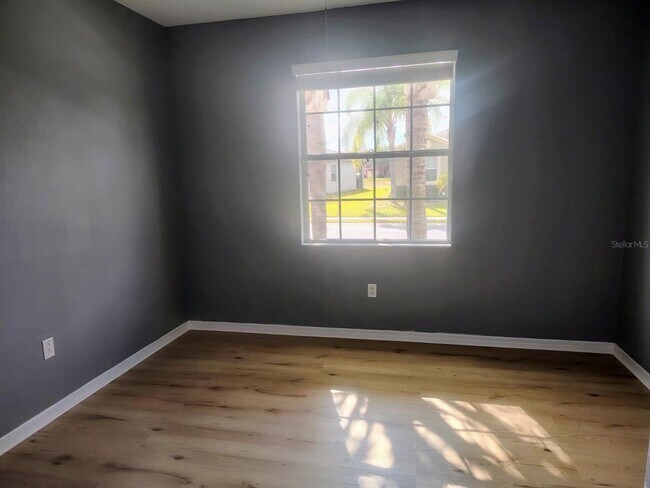 Building Photo - 2288 Grantham Ave