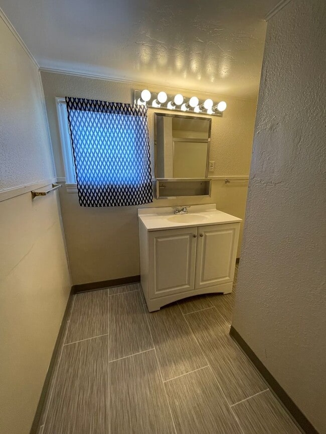 Building Photo - ALLS377