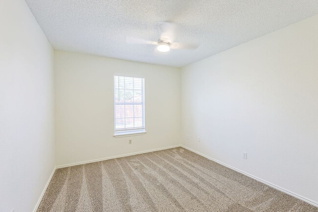 Building Photo - 3 Bedroom with updates