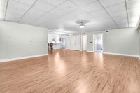 Building Photo - 118 W Mulberry St