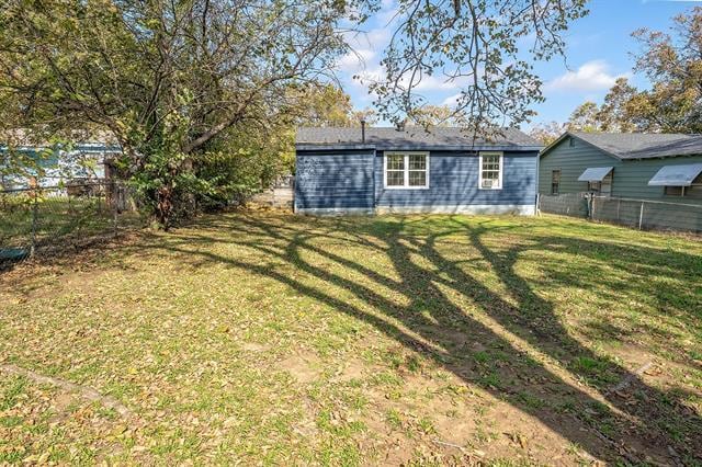 Building Photo - 208 3rd St