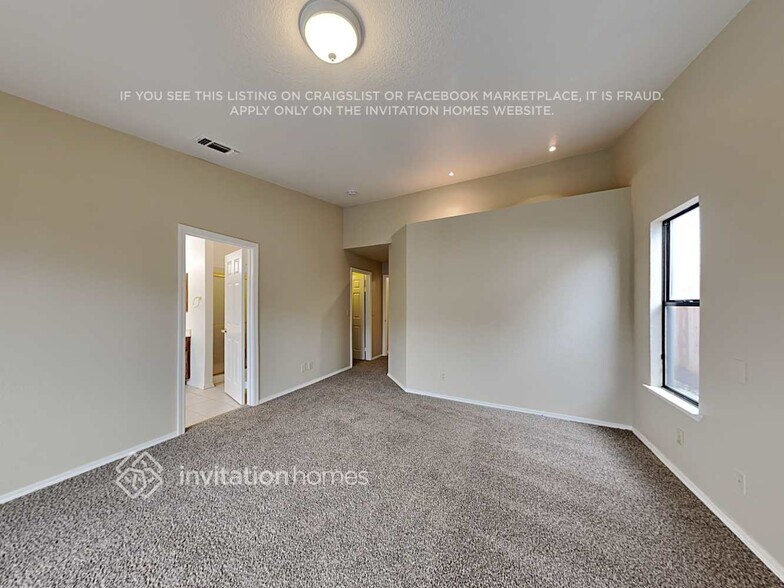 Building Photo - 8821 Somershire Way