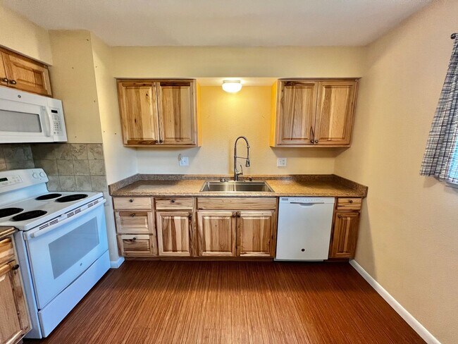 Building Photo - Adorable 3 bed 1 bath home in Fort Collins!