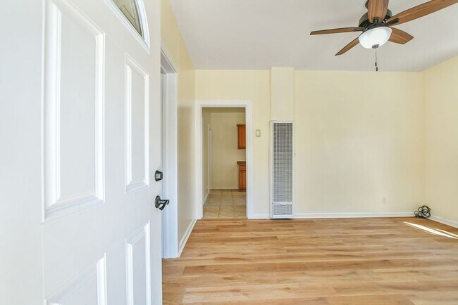 Building Photo - Charming Martinez 1bed / 1bath