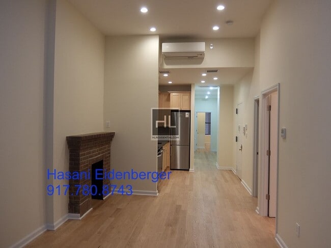 Building Photo - 48 W 56th St