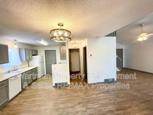 Building Photo - 4570 Witches Hollow Ln