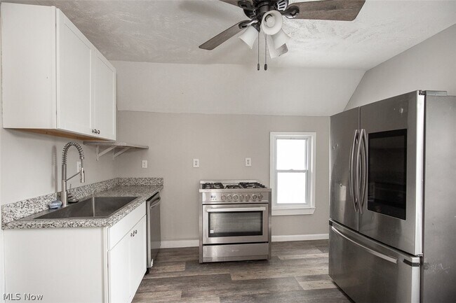 Building Photo - 3635 W 46th St