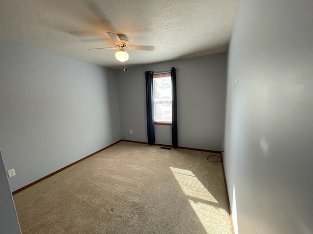 Building Photo - 208 Greenleaf Dr
