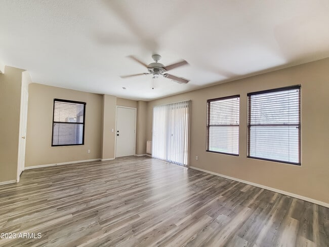 Building Photo - 18513 W Mariposa Dr