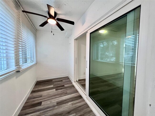 Building Photo - 805 SW 30th St