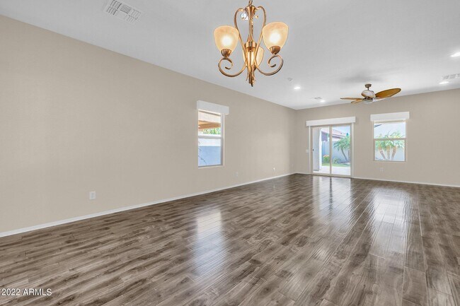 Building Photo - 10807 W El Cortez Pl
