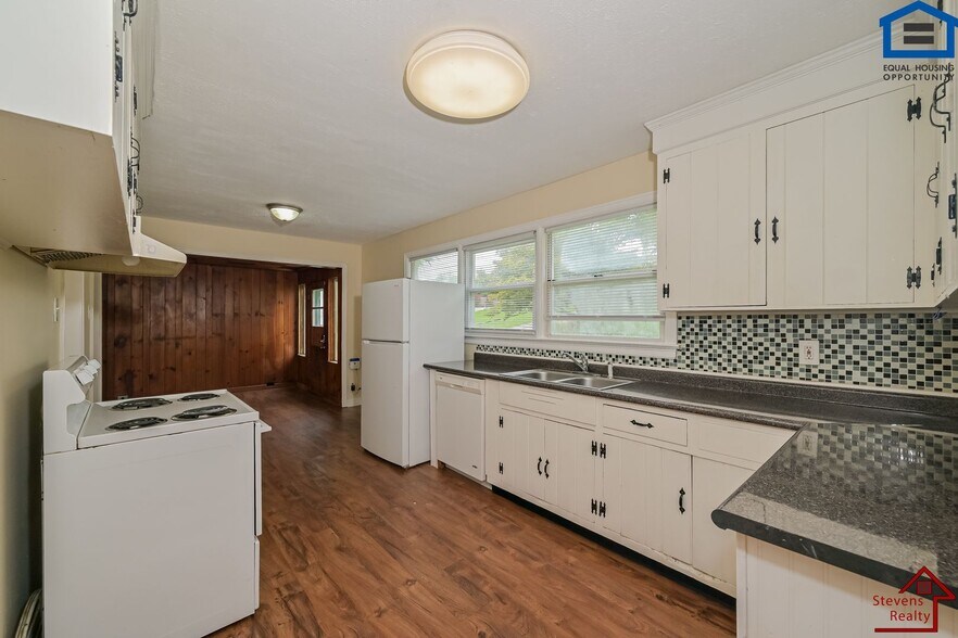 Building Photo - 3820 Buffat Mill Rd