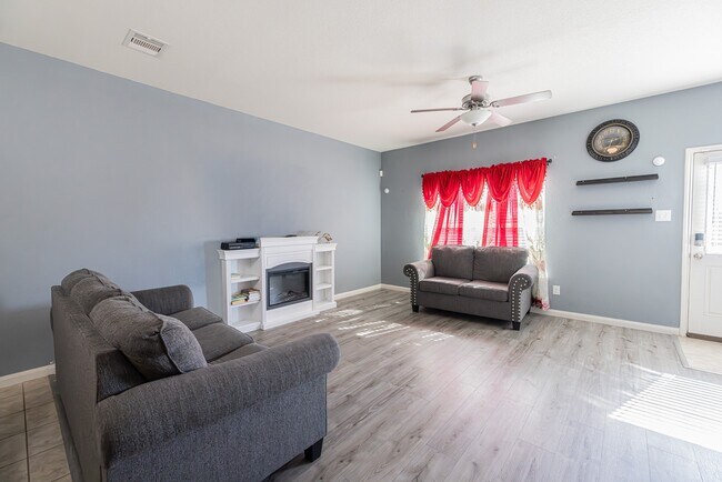 Building Photo - 10814 Spring Brook Pass Dr