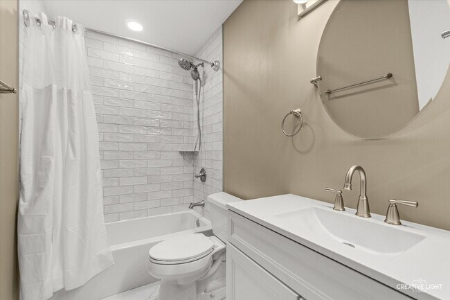 Building Photo - 1601 Fairway Dr