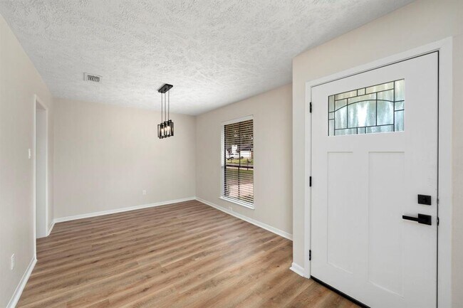 Building Photo - 21402 Park York Dr