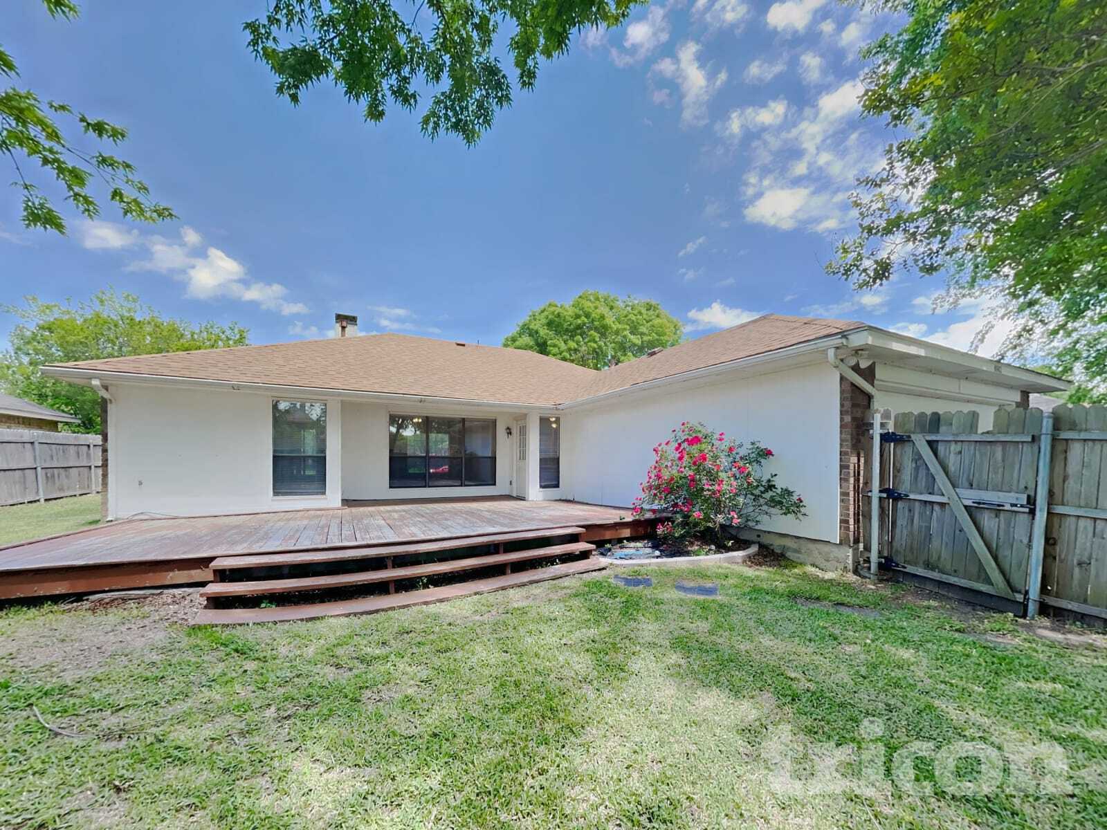 Building Photo - 8002 Meadowlark Ln