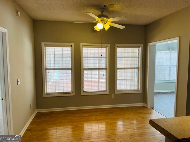 Building Photo - 50 Rock Mill Ct