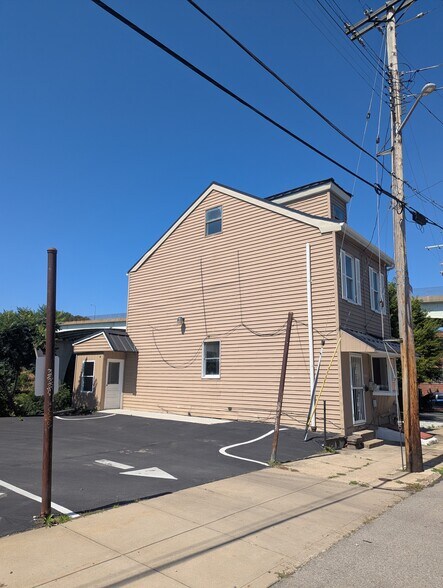 Building Photo - 4488 Minerva St