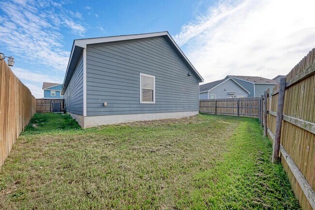 Building Photo - 129 Vulcan Dr