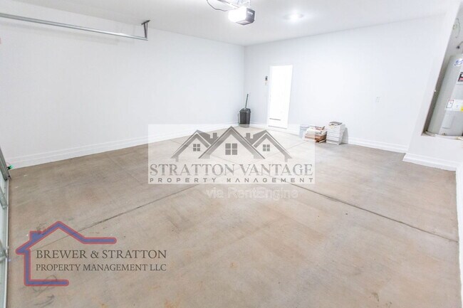 Building Photo - 2028 E Brooklyn Dr