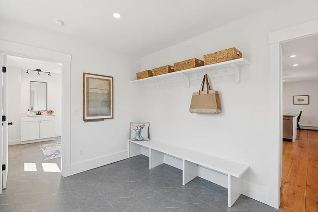 Building Photo - Modern Comfort Meets Country Charm in Cumberland