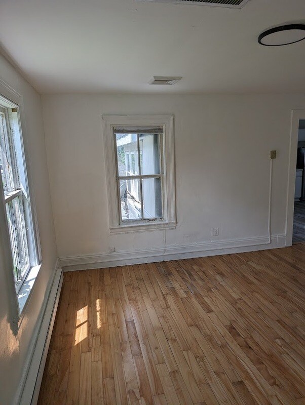 Building Photo - 224 Sherman St