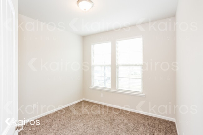 Building Photo - 6649 Tiger Pointe Dr.