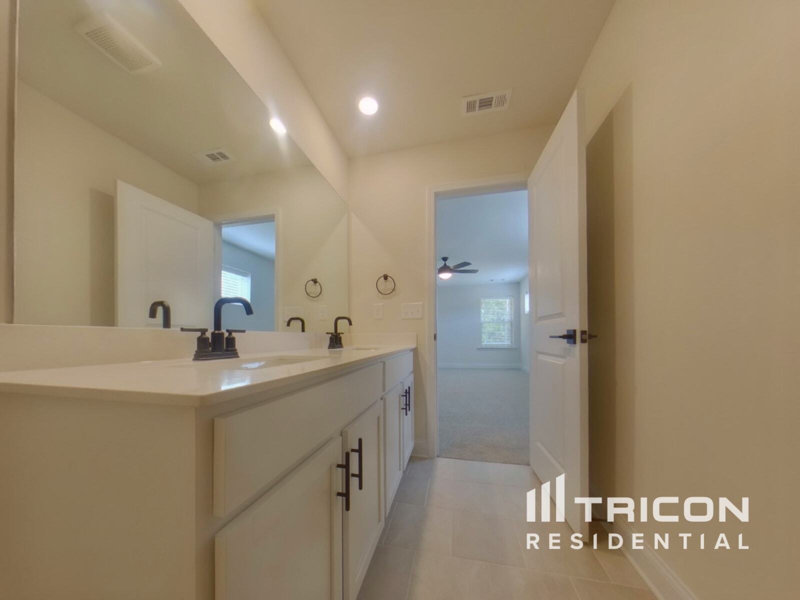 Building Photo - 412 Cantrell Dr