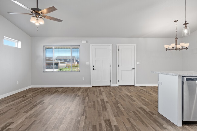 Building Photo - 405 Nighthawk Dr