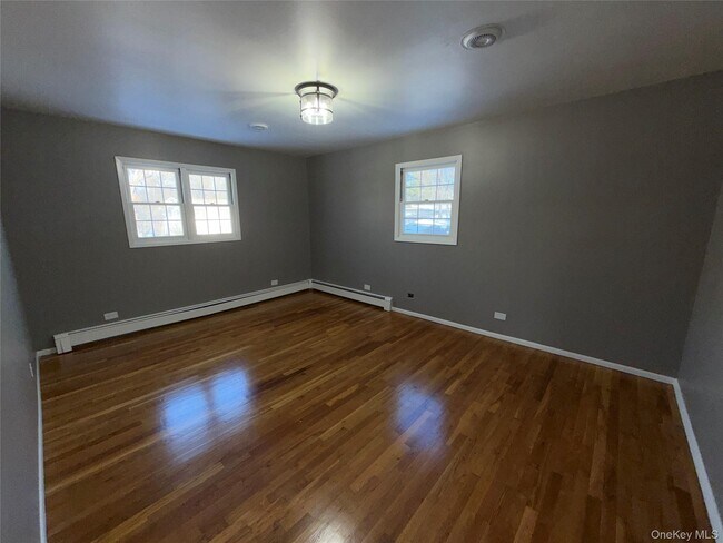 Building Photo - 4 Margaret Ln