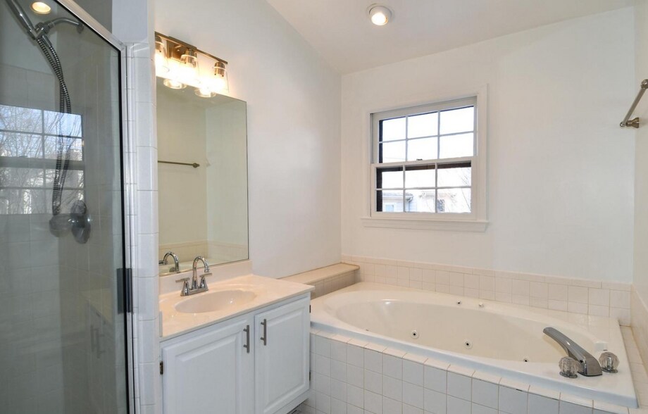 Building Photo - 12307 Sweetbough Ct