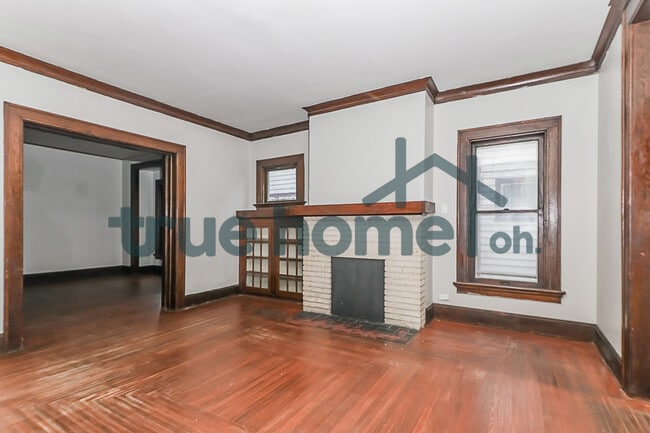 Building Photo - 1249 Everett Dr