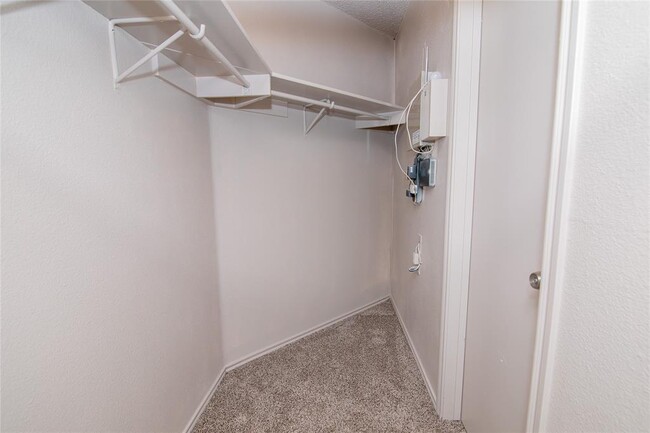 Building Photo - 12931 Heyerdahl Dr