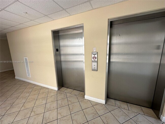 Building Photo - 1200 Town Center Dr