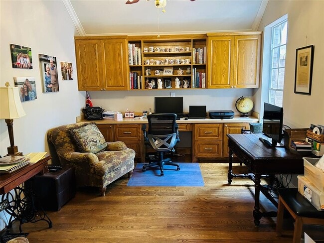 Building Photo - 2814 N Strathford Ln