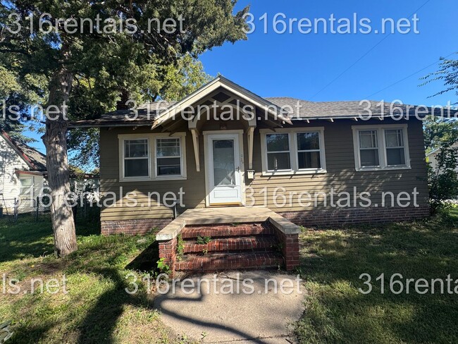 Primary Photo - $1025 - 3 Bed 1 Bath - Single Family Home