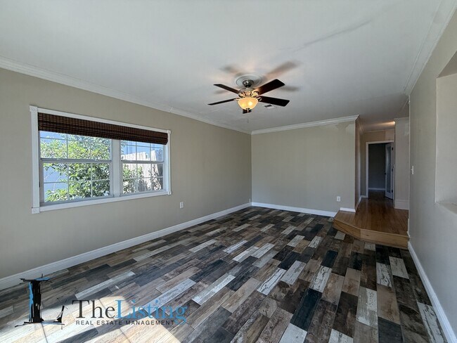 Building Photo - 4619 W Bay Villa Ave