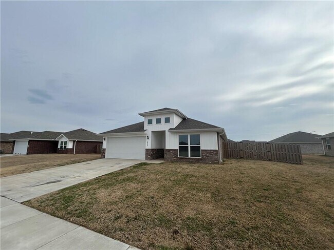 Building Photo - 813 S Sparrow St