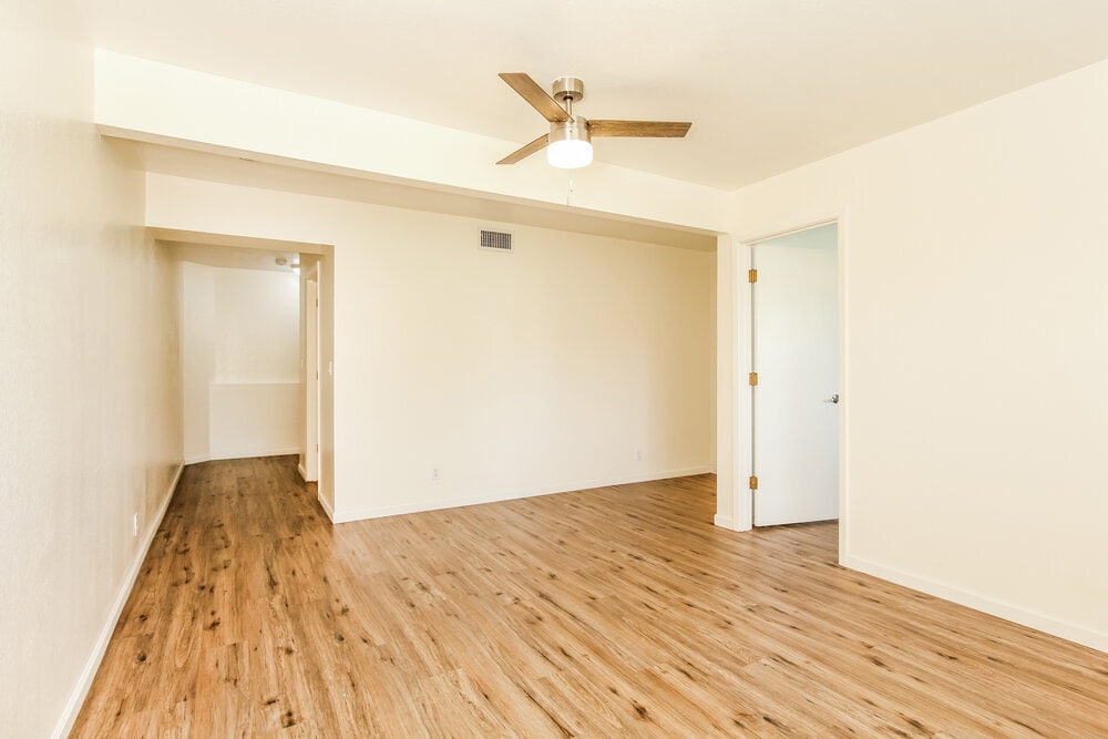 Building Photo - 921 S Val Vista Dr